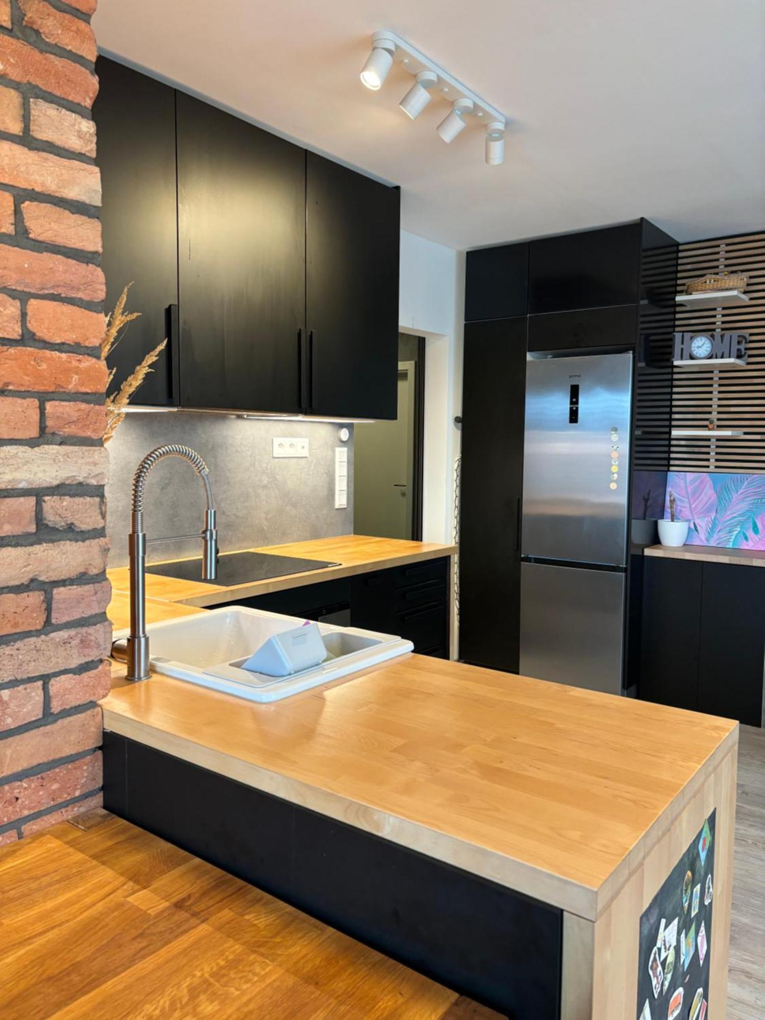 Premiere Apartment Bratislava - Private Parking Bagian luar foto
