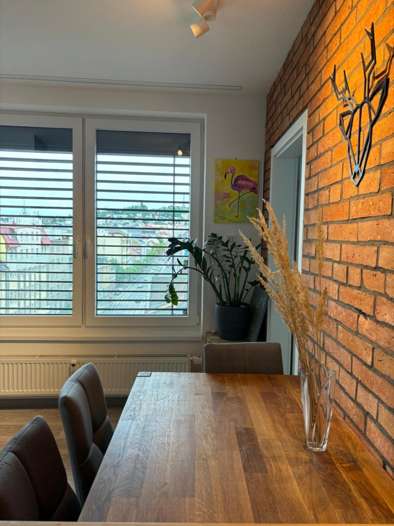 Premiere Apartment Bratislava - Private Parking Bagian luar foto