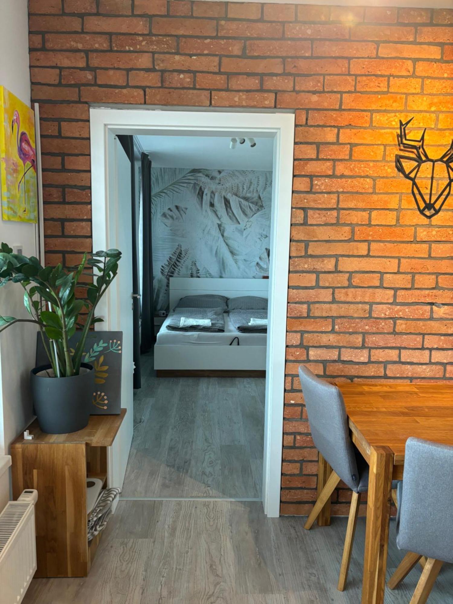 Premiere Apartment Bratislava - Private Parking Bagian luar foto